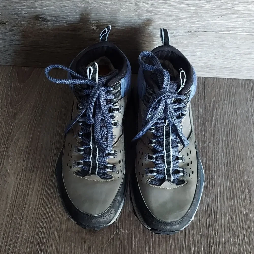 Hoka One One Women Tor Summit Mid WP Gray Hiking Boot Size 5.5